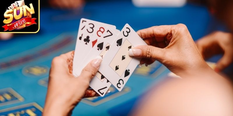 Chiến Thuật Giữ Bài Mạnh - Nghệ Thuật Kiếm Thưởng 2026 2 Nước đi giữ bài mạnh kết hợp xả bớt các quân lẻ